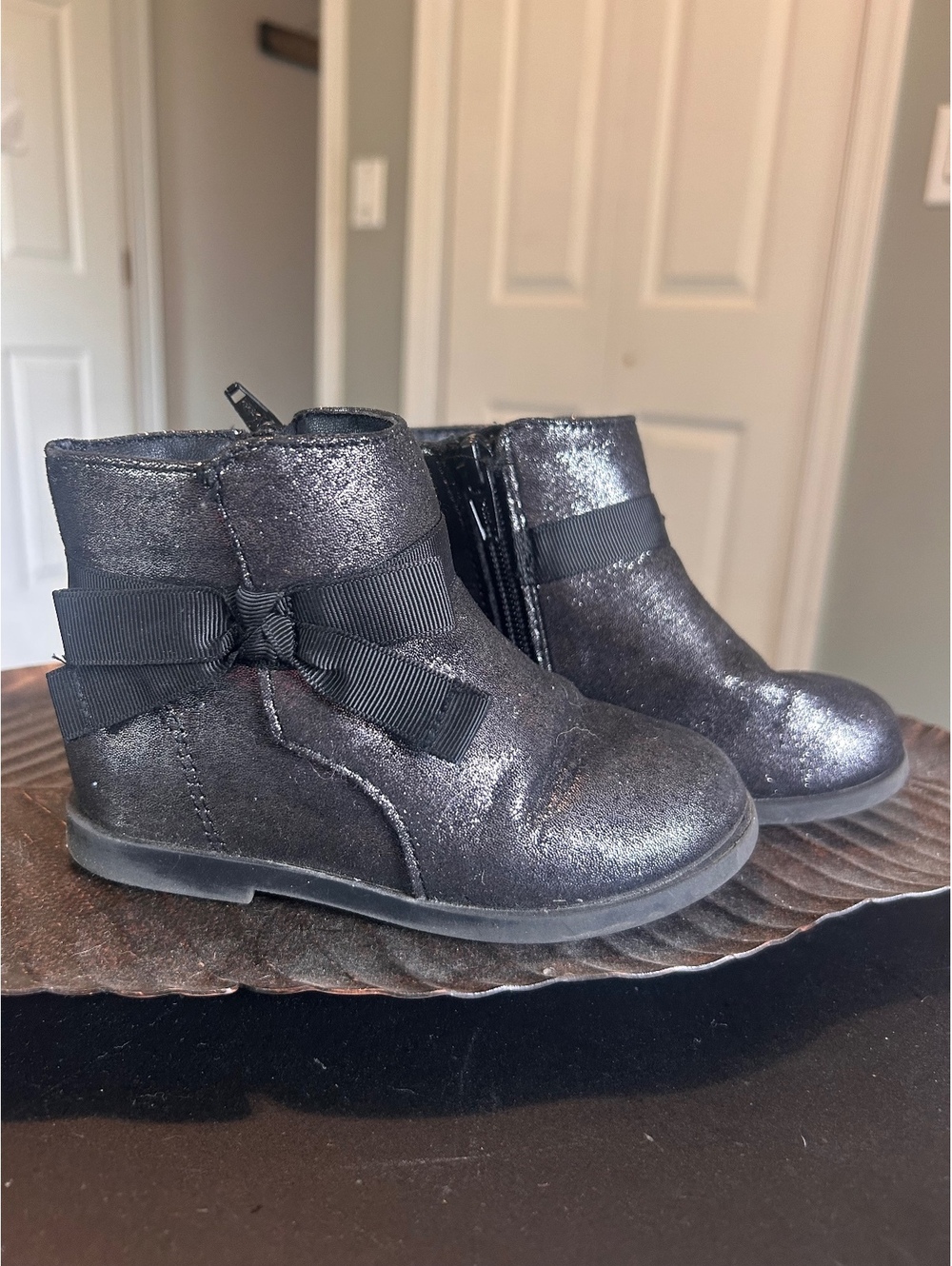 Old Navy Girls' Black Glitter Ankle Boots with Bow, Size 8